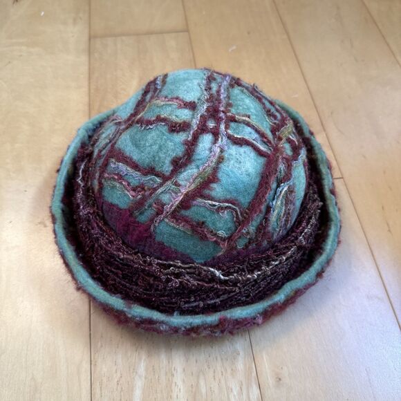 Handmade Accessories - GREEN HANDMADE FELTED HAT